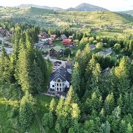 Alpiyskiy Yablunytsya Luaran gambar