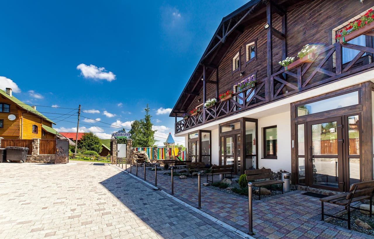 Alpiyskiy Yablunytsya Luaran gambar