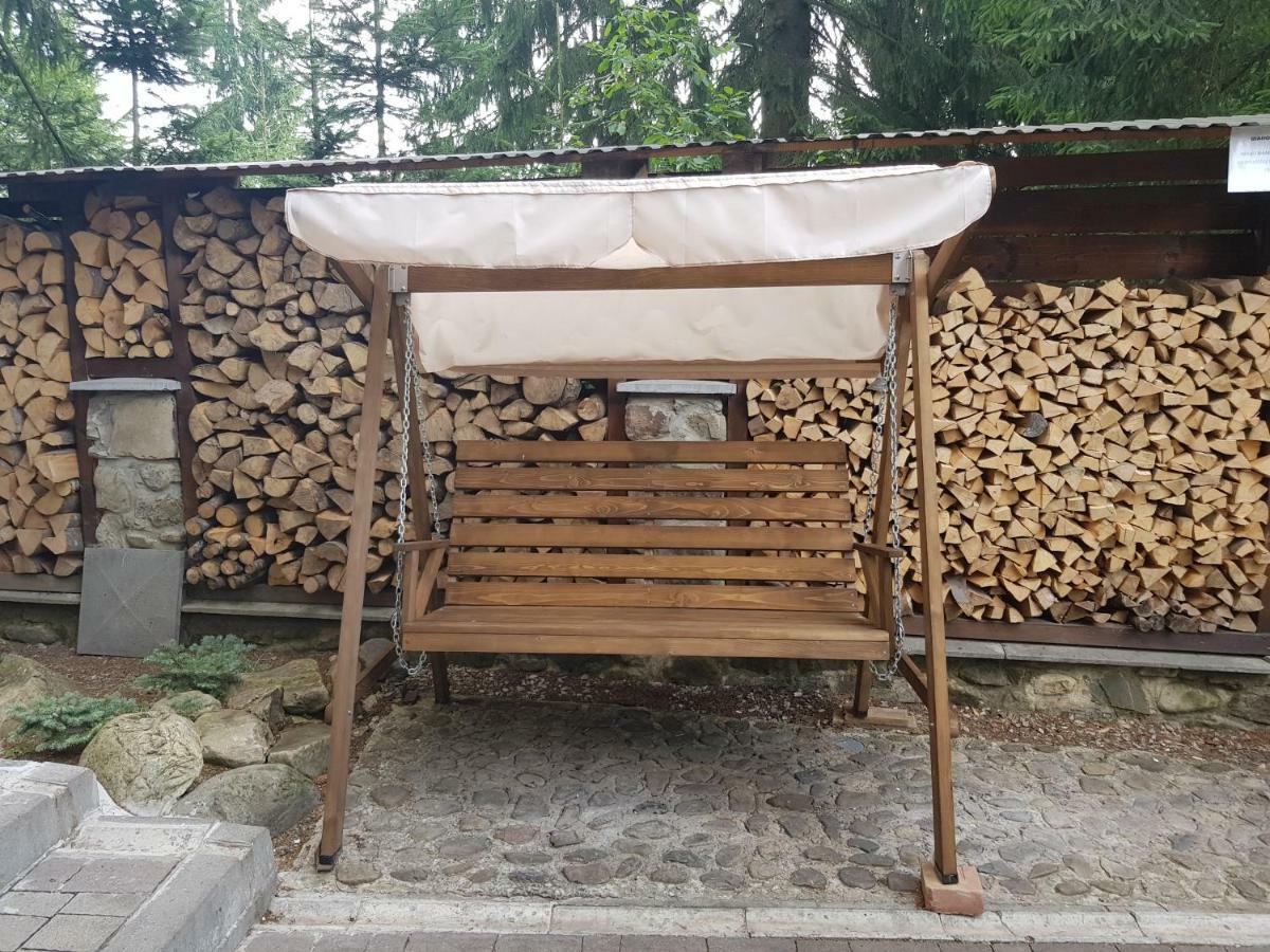 Alpiyskiy Yablunytsya Luaran gambar